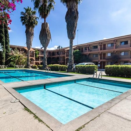 Capital O Mansion Los Arcos, サン・ルイス・ポトシ エクステリア 写真