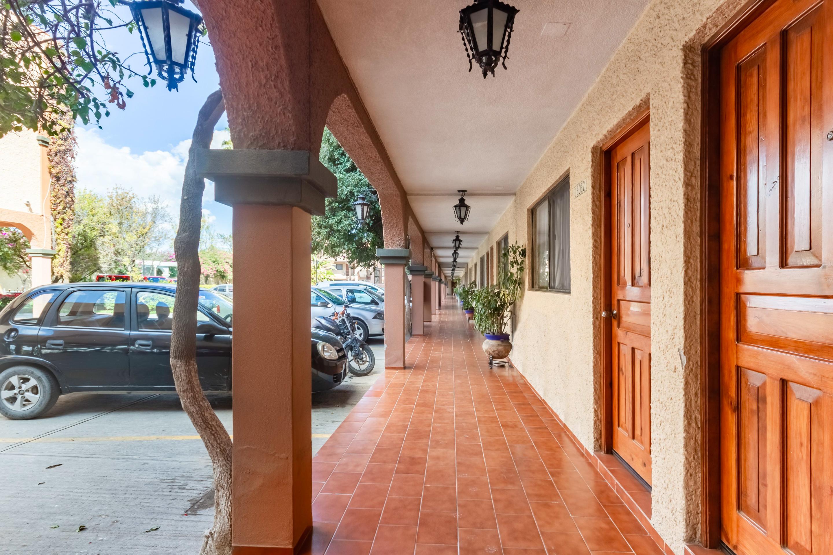 Capital O Mansion Los Arcos, サン・ルイス・ポトシ エクステリア 写真