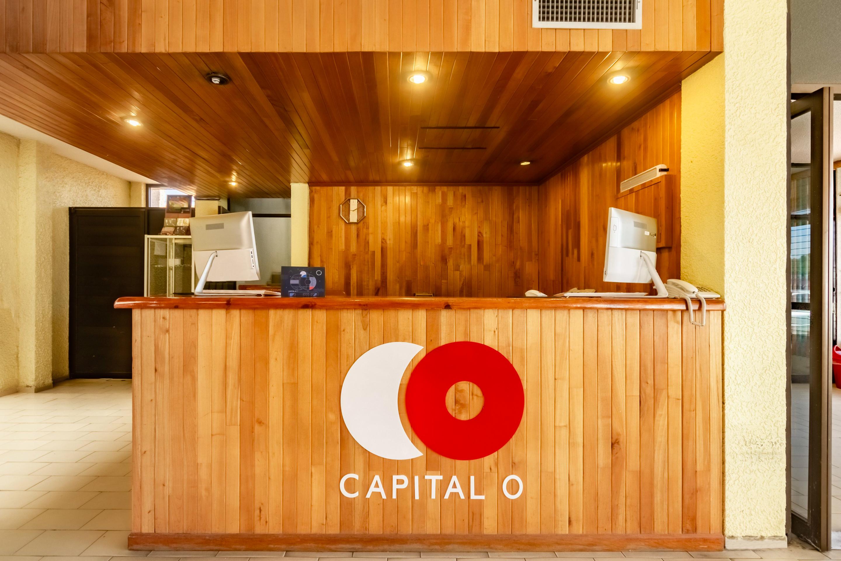 Capital O Mansion Los Arcos, サン・ルイス・ポトシ エクステリア 写真