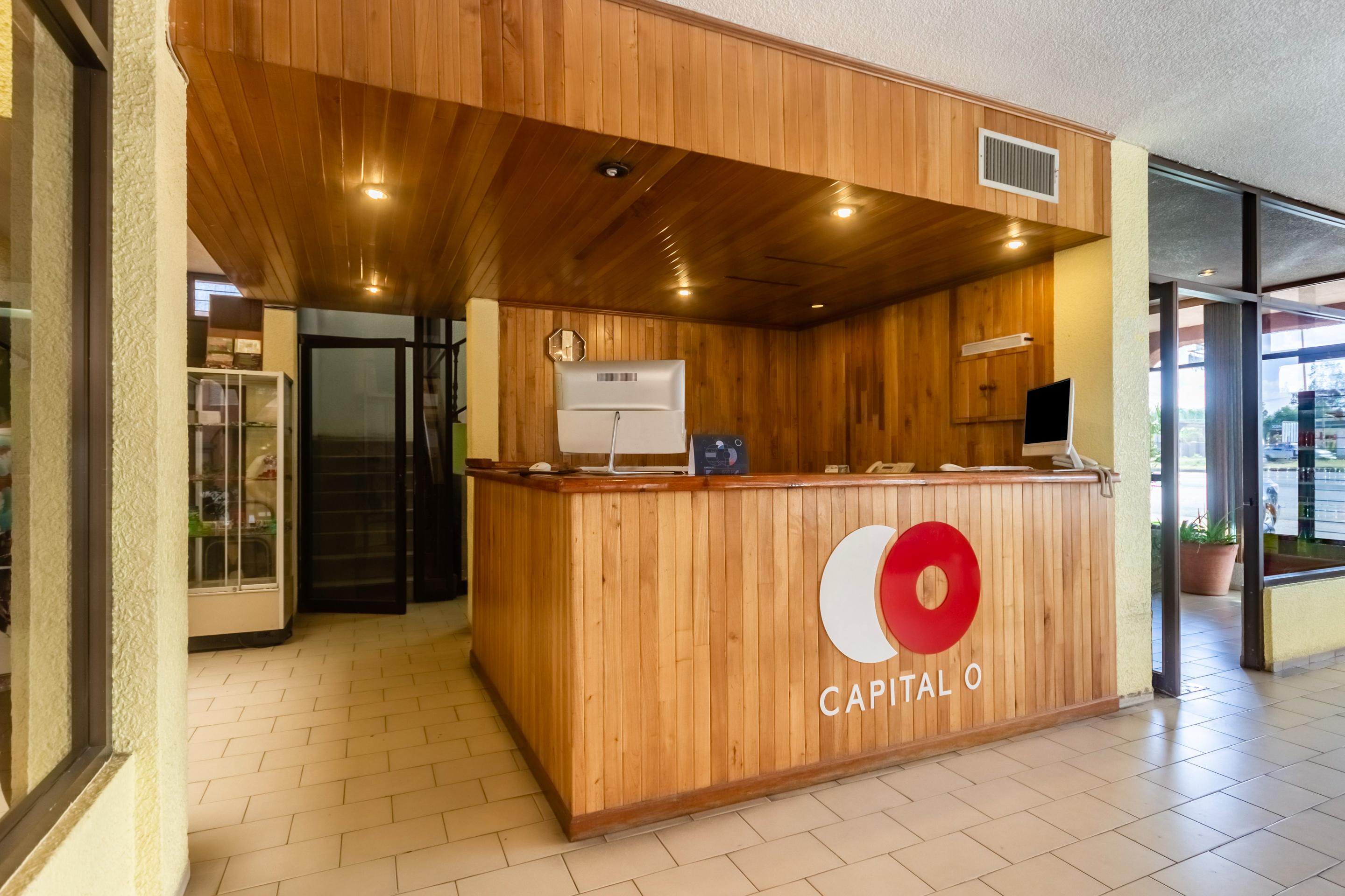Capital O Mansion Los Arcos, サン・ルイス・ポトシ エクステリア 写真