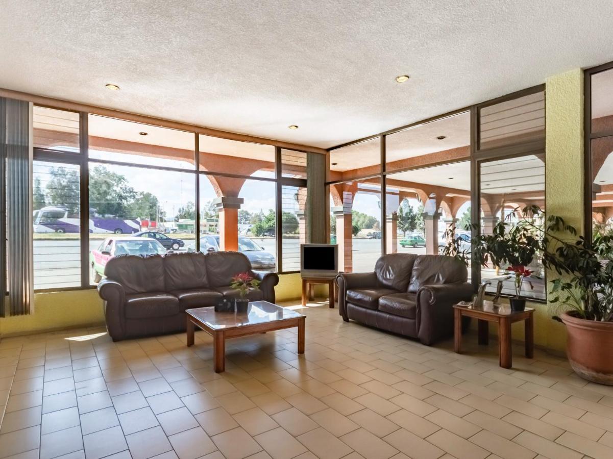 Capital O Mansion Los Arcos, サン・ルイス・ポトシ エクステリア 写真